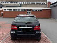 Gebraucht Mercedes B200 Edition 140 PS (102 kW) 2008 Schwarz Van / Kleinbus