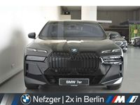 gebraucht BMW i7 xDrive60 M Sport Leder Park-Assistent Panorama HUD