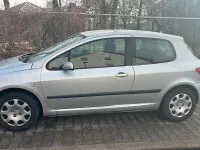 Gebraucht Peugeot 307 88 PS (64 kW) 2004 Silber Limousine