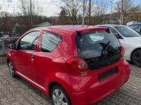 Gebraucht Toyota Aygo 68 PS (50 kW) 2007 Rot Kleinwagen