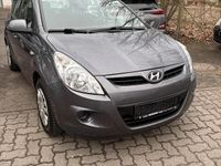 Gebraucht Hyundai i20 77 PS (56 kW) 2012 Grau Kleinwagen