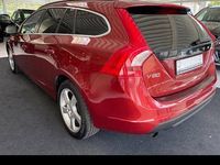 Gebraucht Volvo V60 163 PS (119 kW) 2011 Rot Kombi
