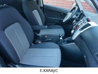Gebraucht Kia Venga 128 PS (94 kW) 2011 Schwarz Kleinwagen
