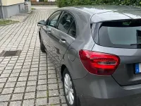 Gebraucht Mercedes A180 StreetStyle 122 PS (89 kW) 2015 Grau Kleinwagen