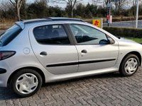 Gebraucht Peugeot 206 75 PS (55 kW) 2000 Silber Limousine
