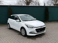 Gebraucht Hyundai i20 75 PS (55 kW) 2017 Weiß Limousine