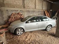 Gebraucht VW Jetta 105 PS (77 kW) 2008 Silber Limousine