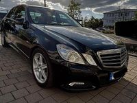 Gebraucht Mercedes E250 204 PS (150 kW) 2010 Schwarz Limousine