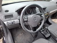 Gebraucht Opel Astra 116 PS (85 kW) 2010 Schwarz Kombi
