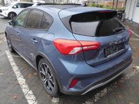 Gebraucht Ford Focus Active X 182 PS (133 kW) 2021 Chromablau metallic Limousine