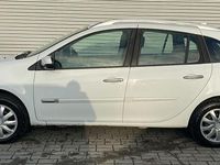 Gebraucht Renault Clio II Dynamique 101 PS (74 kW) 2010 Weiß Limousine