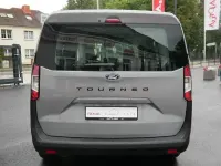 Neu Ford Tourneo Courier Trend 125 PS (91 kW) 2026 Silber Van / Kleinbus