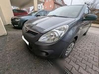 Gebraucht Hyundai i20 77 PS (56 kW) 2010 Grau Kleinwagen