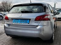 Gebraucht Peugeot 308 Active 131 PS (96 kW) 2018 Grau Limousine