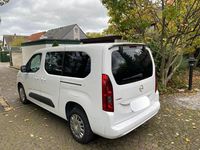 Używany Opel Combo 131 KM (96 kW) 2023 Biały Minivan