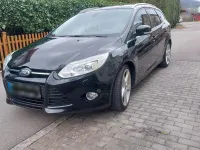 Używany Ford Focus Titanium 182 KM (133 kW) 2014 Czarny Kombi