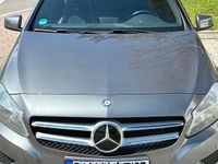 Gebraucht Mercedes A180 122 PS (89 kW) 2013 Silber Kleinwagen