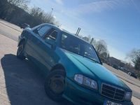 Gebraucht Mercedes C180 122 PS (89 kW) 1997 Grün Limousine