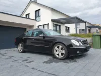 Używany Mercedes E280 Avantgarde 177 KM (130 kW) 2005 Czarny Sedan/Limuzyna