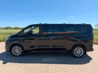 Gebraucht Ford Tourneo Titanium 150 PS (110 kW) 2024 Schwarz Van / Kleinbus