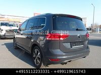 Gebraucht VW Touran Highline 150 PS (110 kW) 2023 Grau Van / Kleinbus