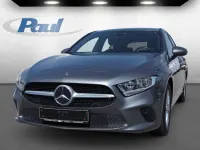 Gebraucht Mercedes A180 116 PS (85 kW) 2019 Metalliclack mountaingrau Limousine