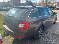 Gebraucht Skoda Octavia 150 PS (110 kW) 2015 Braun Kleinwagen