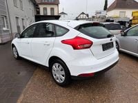 Gebraucht Ford Focus Trend 105 PS (77 kW) 2016 Weiß Limousine