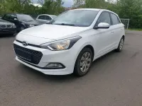 Gebraucht Hyundai i20 75 PS (55 kW) 2018 Weiß Kleinwagen