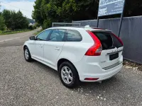Gebraucht Volvo XC60 Kinetic 150 PS (110 kW) 2016 Weiß SUV