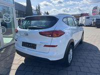 Gebraucht Hyundai Tucson Select 132 PS (97 kW) 2018 Polar white / sol SUV