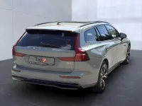 Gebraucht Volvo V60 Plus 197 PS (144 kW) 2025 Vapour grey / (metallic) Kombi