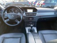 Gebraucht Mercedes E220 Avantgarde 170 PS (125 kW) 2010 Grau Kombi