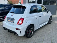 Gebraucht Abarth 695 179 PS (131 kW) 2022 Grigio cenere/abarth/campovolo Kleinwagen