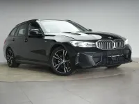 Gebraucht BMW 320 M Sport 184 PS (135 kW) 2023 Black sapphire Kombi