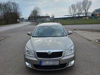 Gebraucht Skoda Octavia 105 PS (77 kW) 2012 Grau Kombi