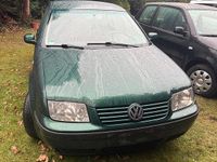 Second-hand VW Bora 90 CP (66 kW) 2002 Verde Berlinǎ