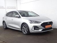 Gebraucht Ford Focus ST-Line X 155 PS (114 kW) 2024 Moondust silber metallic Limousine