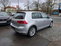 Gebraucht VW Golf VII LOUNGE 86 PS (63 kW) 2015 Reflexsilber metallic Kleinwagen