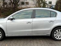 Gebraucht VW Passat Comfortline 122 PS (89 kW) 2012 Silber Limousine