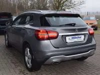Gebraucht Mercedes GLA180 122 PS (89 kW) 2017 Mountaingrau SUV