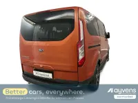 Gebraucht Ford Tourneo 170 PS (125 kW) 2023 Hokkaidoorange metallic Van / Kleinbus