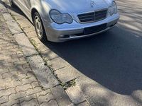 Gebraucht Mercedes C200 Classic 122 PS (89 kW) 2003 Silber Kombi