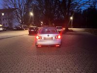 Gebraucht VW Jetta 102 PS (75 kW) 2005 Silber Limousine