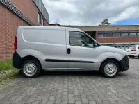 Używany Opel Combo 95 KM (69 kW) 2018 Srebrny Minivan
