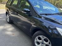 Second-hand Ford Focus 101 CP (74 kW) 2011 Negru Break