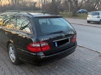 Gebraucht Mercedes E200 Classic 184 PS (135 kW) 2008 Schwarz Kombi