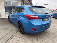 Gebraucht Hyundai i30 Trend 110 PS (80 kW) 2015 Blau Kombi