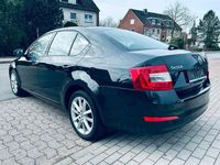 Gebraucht Skoda Octavia Elegance 140 PS (102 kW) 2013 Schwarz Limousine