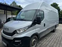 Gebraucht Iveco Daily 136 PS (100 kW) 2019 Silber Limousine